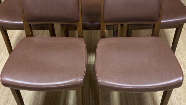 家庭用ダイニングチェアの張替え