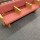 クリニックの待合席張替え