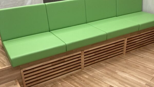 製造工場様のベンチシート新設