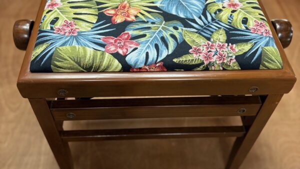 ご家庭のピアノ椅子張替え